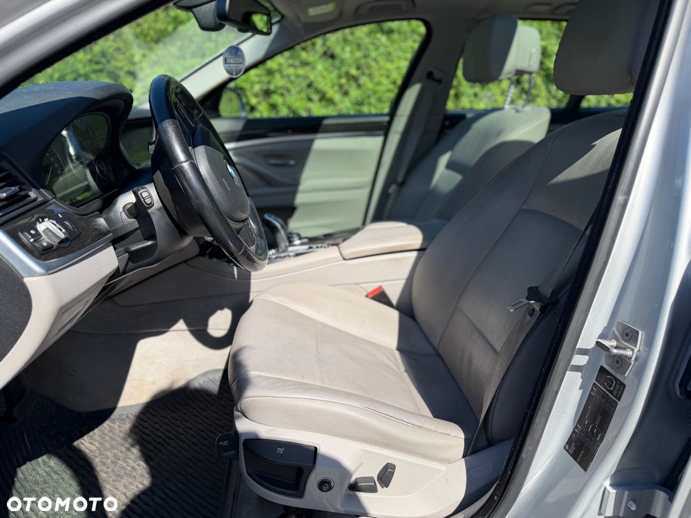 BMW Seria 5 530d Sport-Aut Luxury Line - 11
