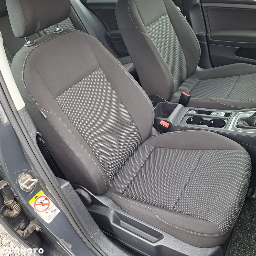 Volkswagen Golf 1.0 TSI (BlueMotion Technology) DSG Trendline - 23