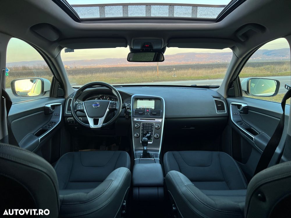 Volvo XC 60 D5 AWD Momentum - 9