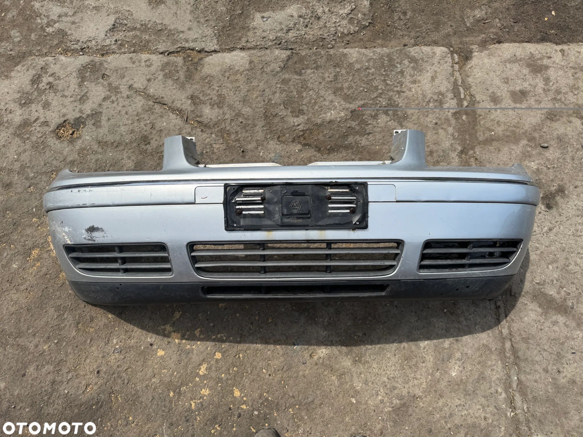 Zderzak Przedni Volkswagen Bora kolor LA7W OE - 1