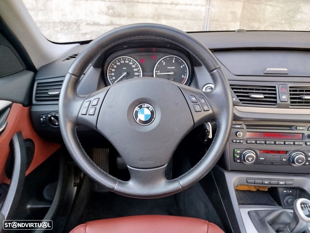 BMW X1 18 d sDrive - 23
