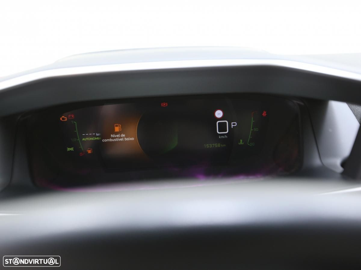 Peugeot 2008 1.5 BlueHDi Allure EAT8 - 20