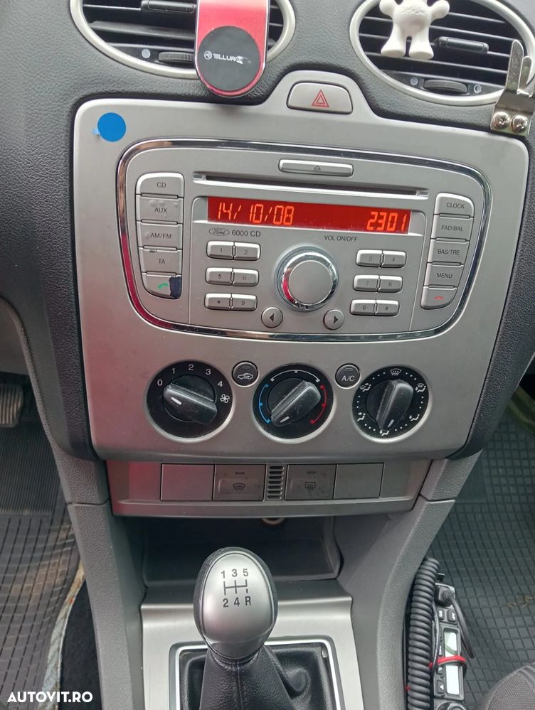 Ford Focus - 8