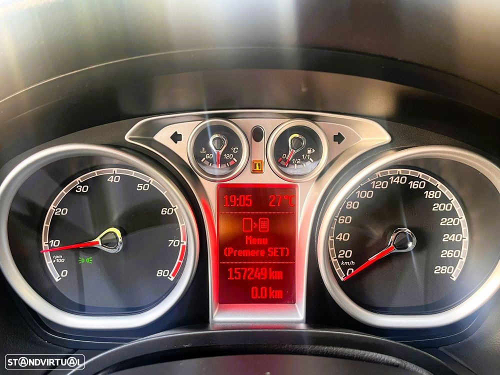 Ford Focus 2.5 T RS - 33
