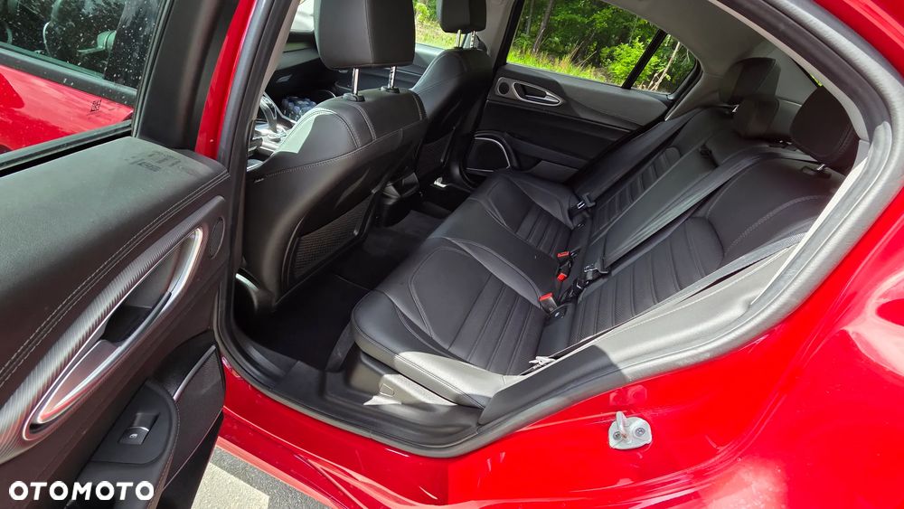 Alfa Romeo Giulia 2.0 Turbo Veloce Q4 - 24