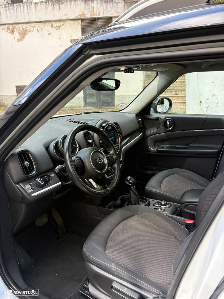 MINI Countryman Cooper SE ALL4 Auto - 11