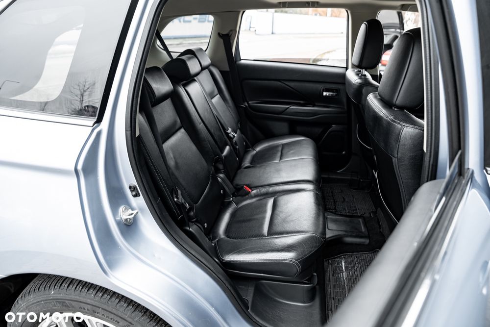 Mitsubishi Outlander 2.0 4WD Plus - 31