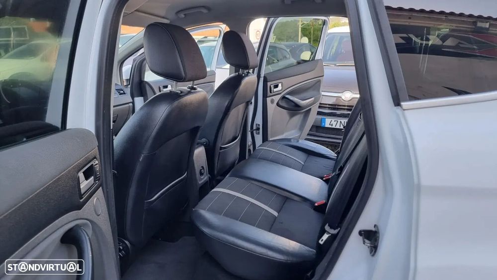 Ford Kuga - 18