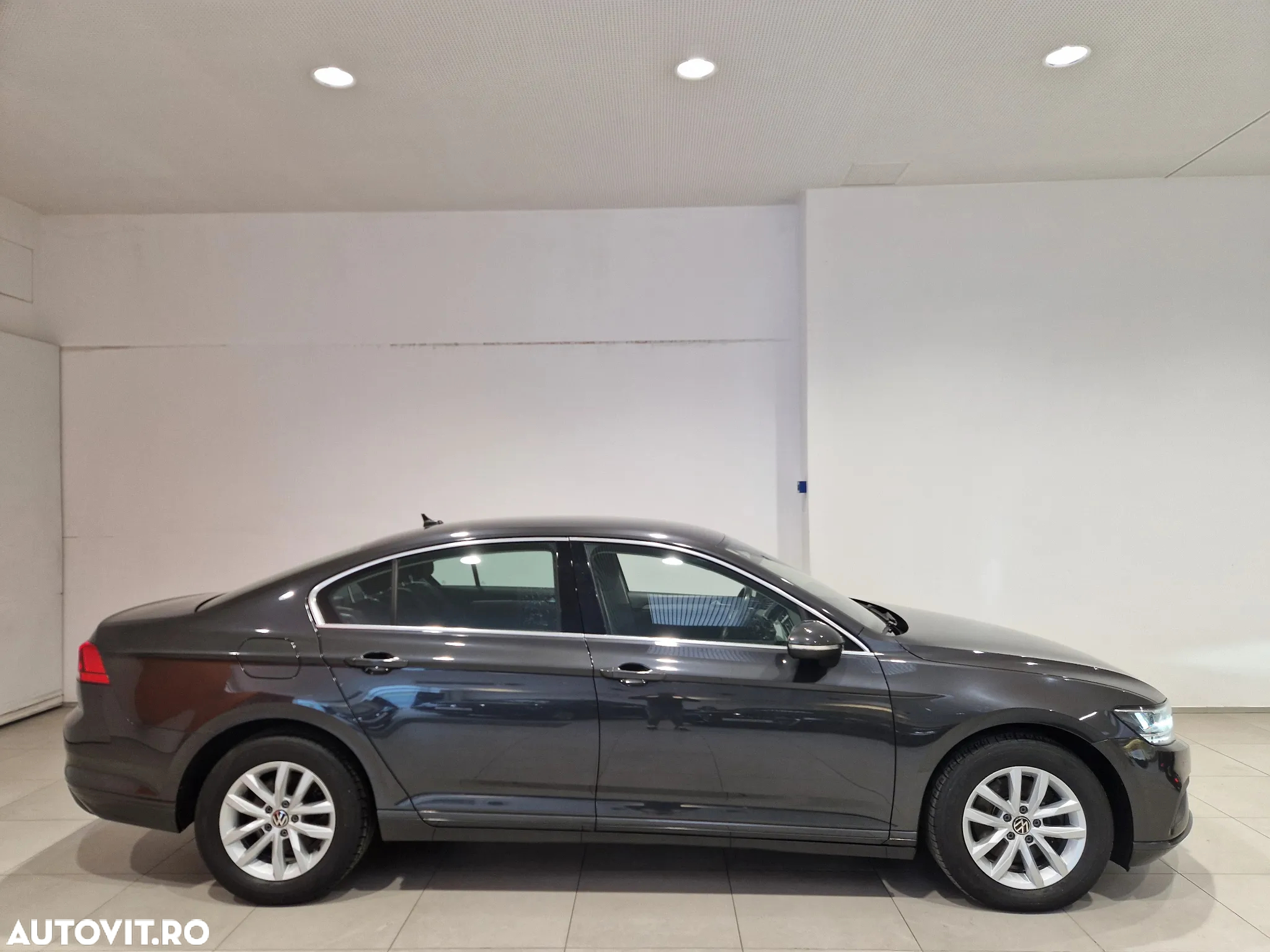 Volkswagen Passat 2.0 TDI SCR DSG Business - 6