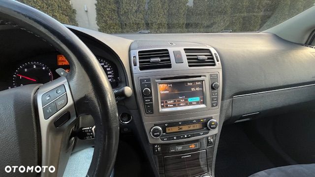 Toyota Avensis - 12