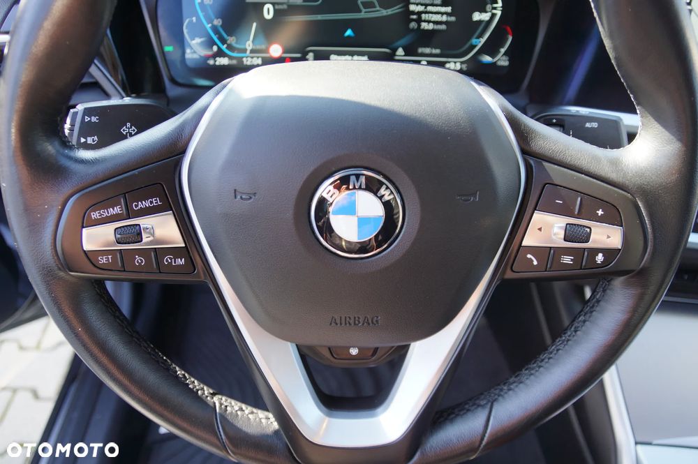 BMW Seria 3 320d xDrive Sport Line - 23