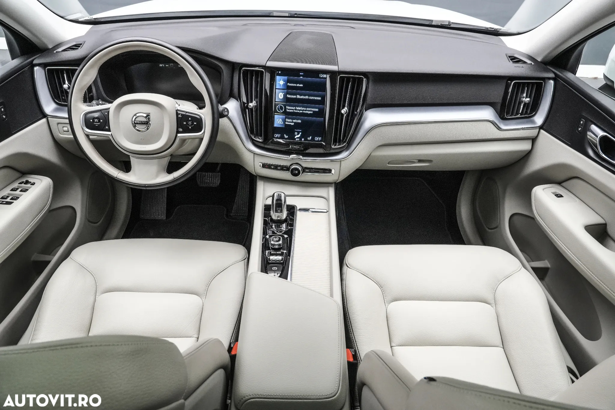 Volvo XC 60 T8 Twin Engine AWD Momentum Pro - 7