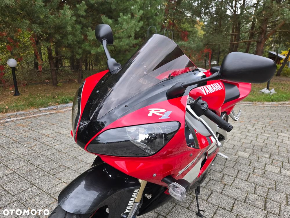 Yamaha R1 - 19