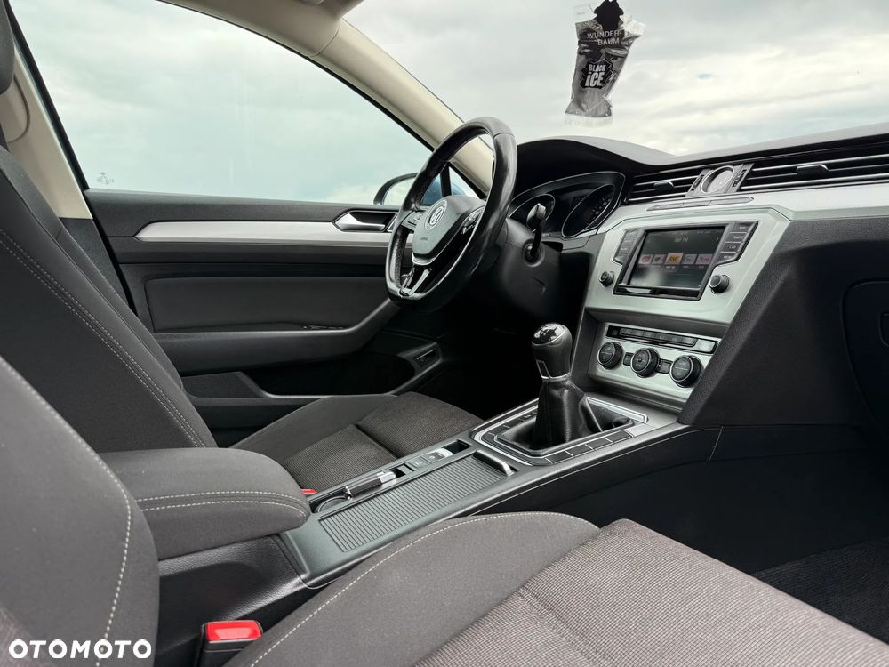 Volkswagen Passat 2.0 TDI BMT Comfortline - 29