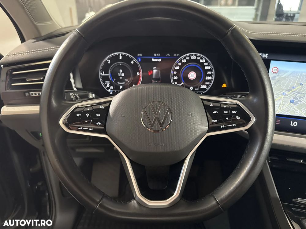 Volkswagen Touareg - 17