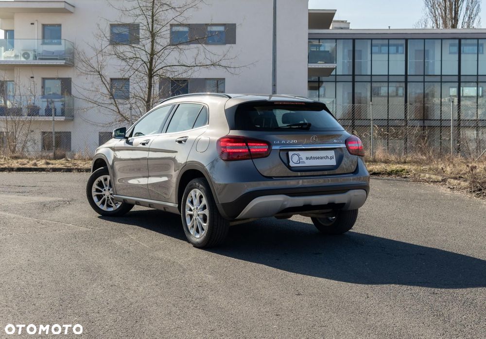 Mercedes-Benz GLA 220 4-Matic - 7