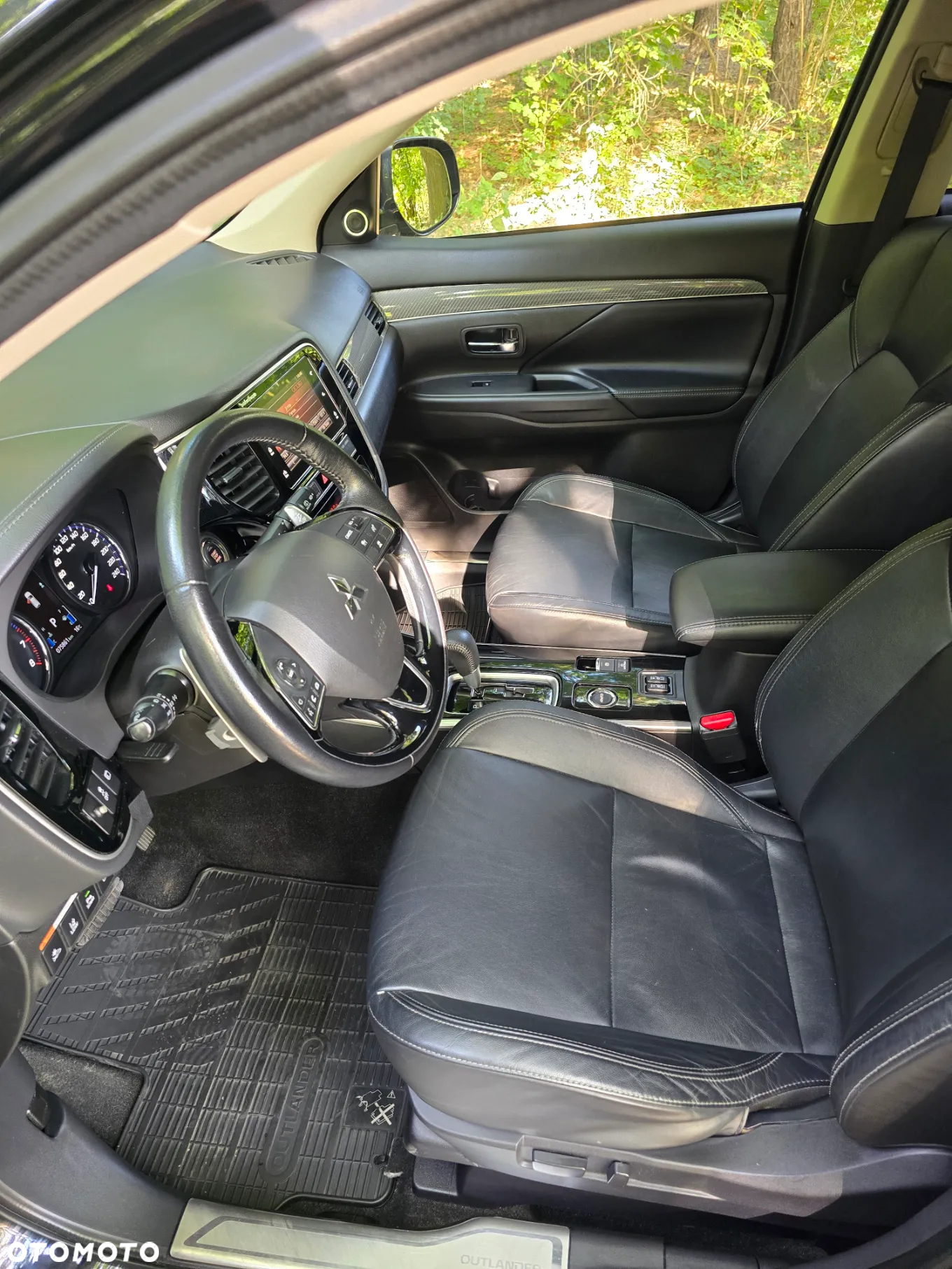 Mitsubishi Outlander 2.0 Instyle + 4WD CVT - 8
