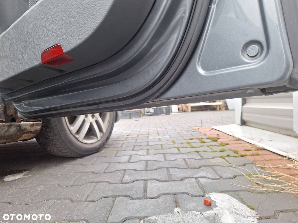 DRZWI KOMPLETNE PRAWY PRZÓD VOLKSWAGEN JETTA V LD7X - 9