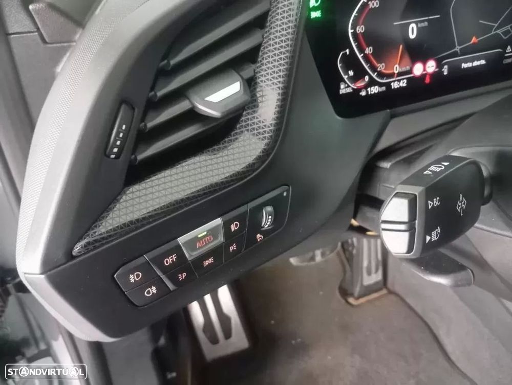 BMW 116 d Pack Desportivo M Auto - 22