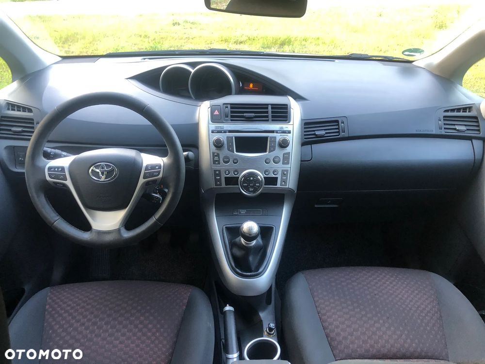 Toyota Verso 1.8 5-Sitzer Life - 21