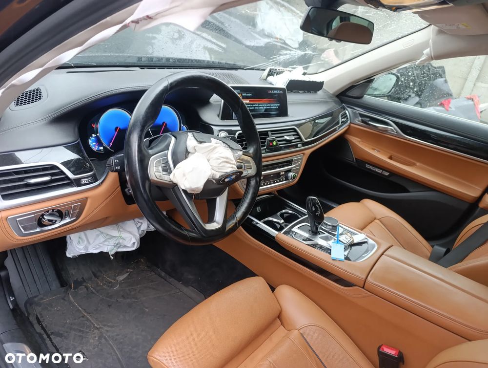 BMW Seria 7 750Li xDrive - 4