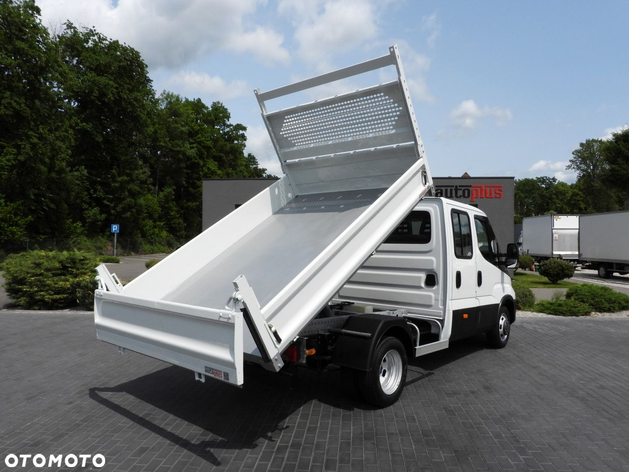 Iveco DAILY 35C14 WYWROTKA PODWÓJNA KABINA DOKA 6 MIEJSC TEMPOMAT BLIŹNIACZE KOŁA KLIMATYZACJA  140KM - 4