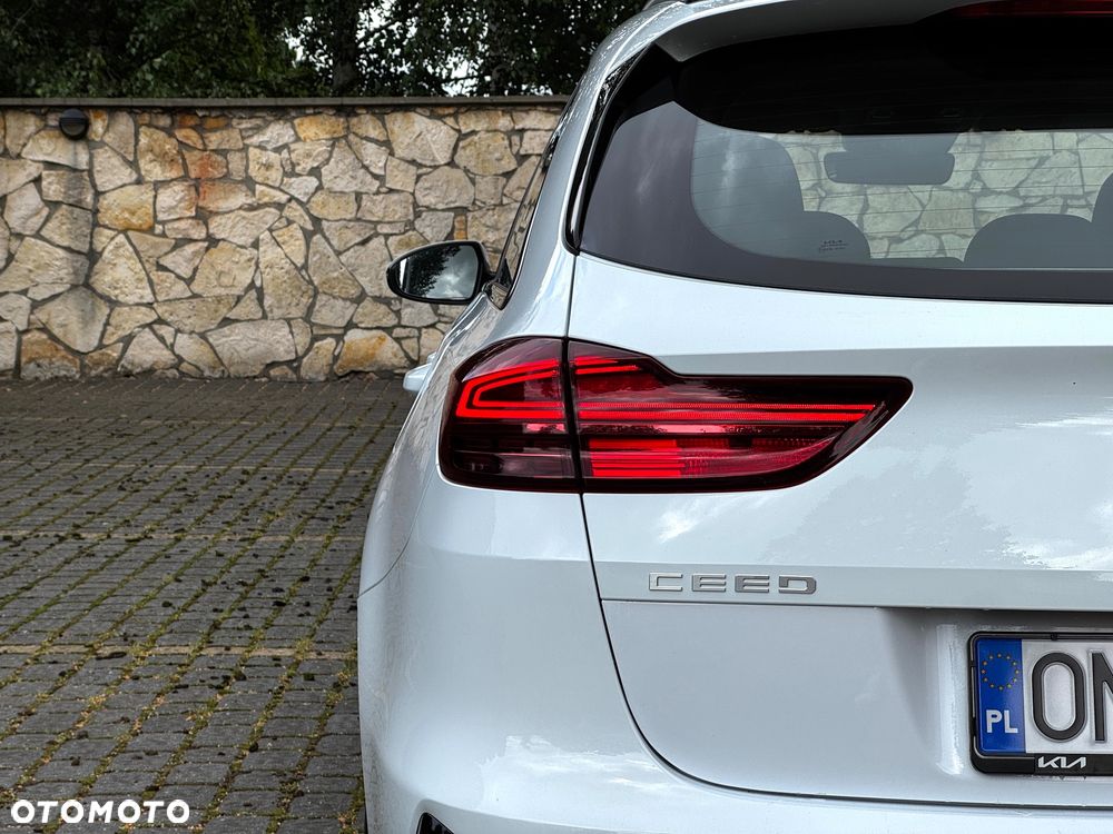 Kia Ceed 1.6 CRDi mHEV L DCT - 40