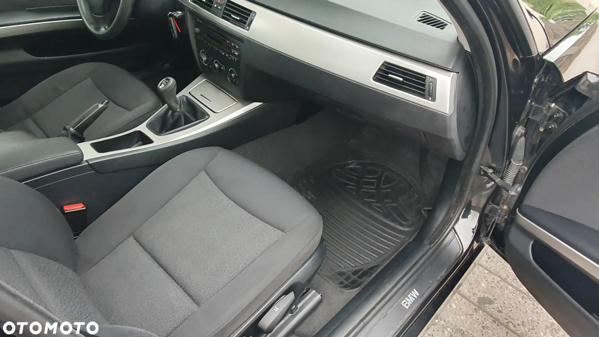 BMW Seria 3 318i - 22