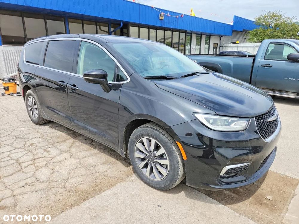 Chrysler Pacifica - 2