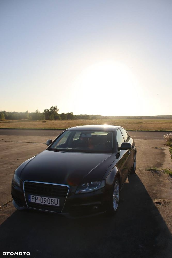 Audi A4 Limousine - 3