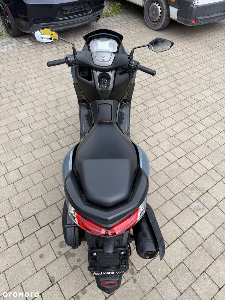 Yamaha NMAX - 13