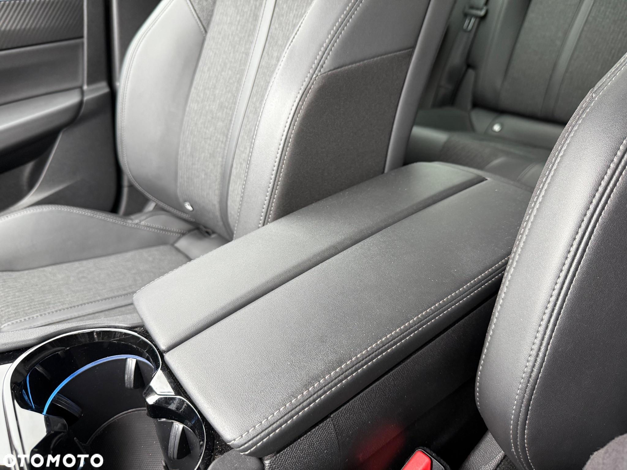 Peugeot 508 BlueHDi 130 EAT8 GT - 30