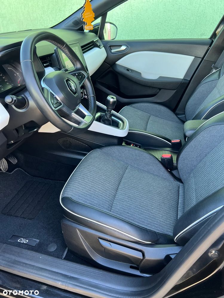 Renault Clio - 10