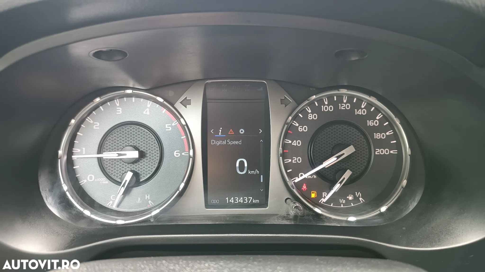 Toyota Hilux 2.4D 150CP 4x4 Double Cab 6MT Comfort - 14
