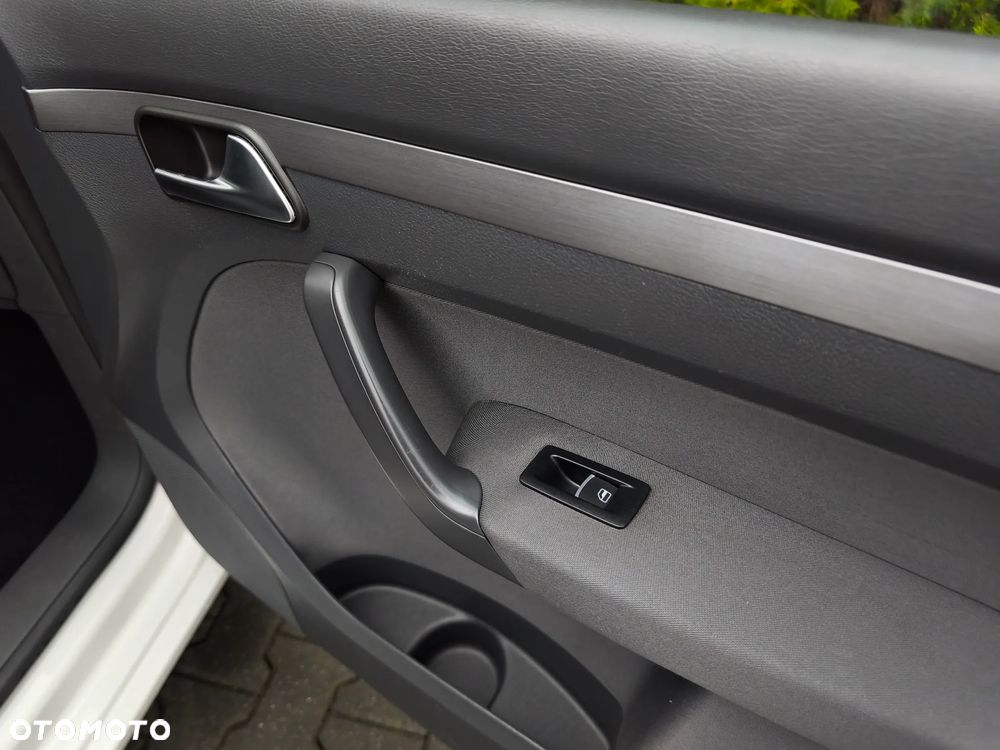 Volkswagen Touran - 18