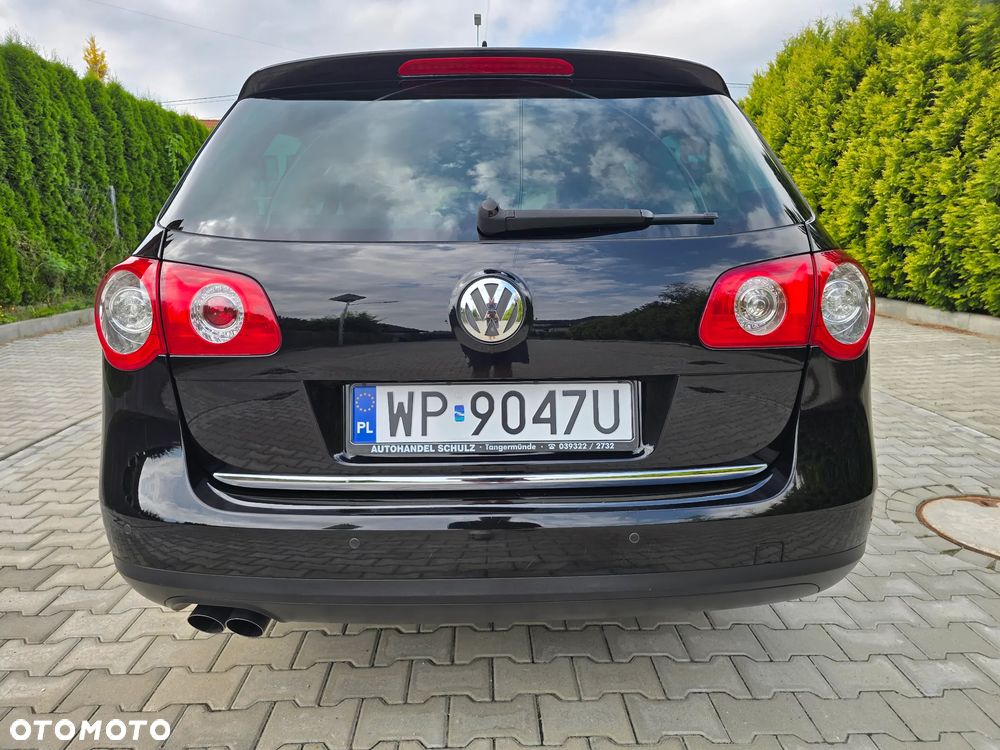 Volkswagen Passat 2.0 TDI DPF BlueMotion Technology Sportline - 9