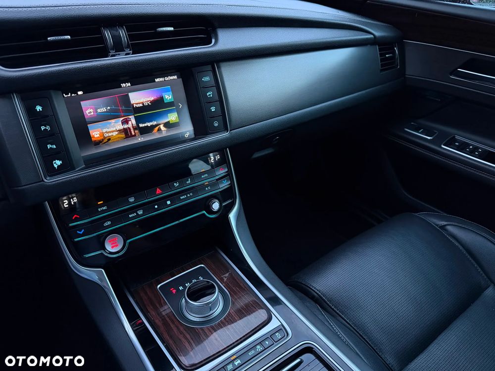 Jaguar XF 3.0 V6 S - 21