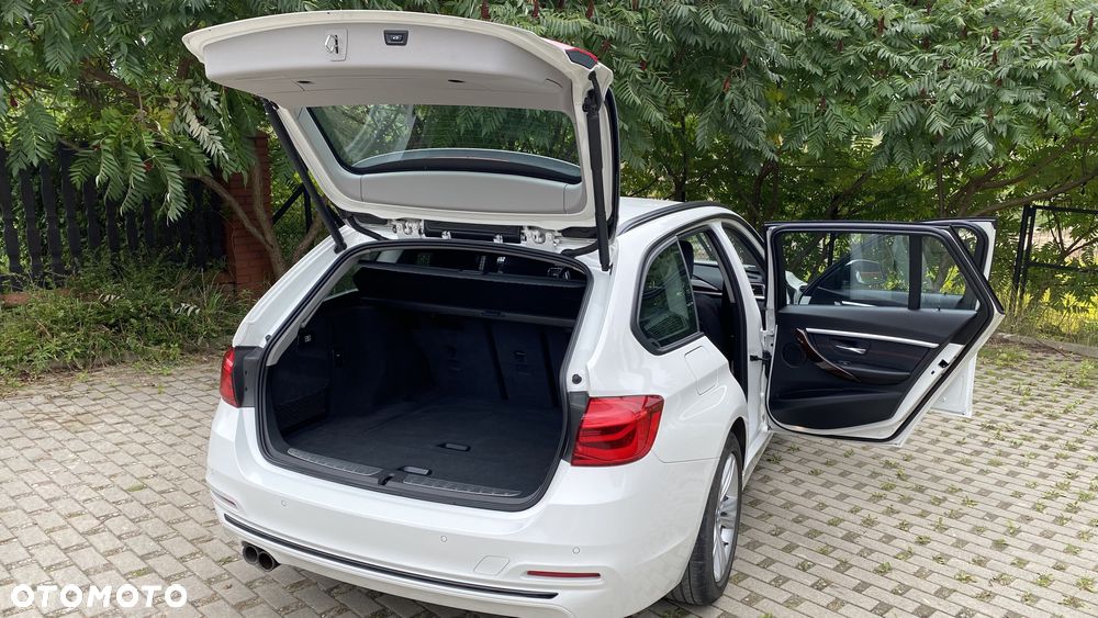 BMW Seria 3 330i GPF xDrive Sport Line Sport - 31
