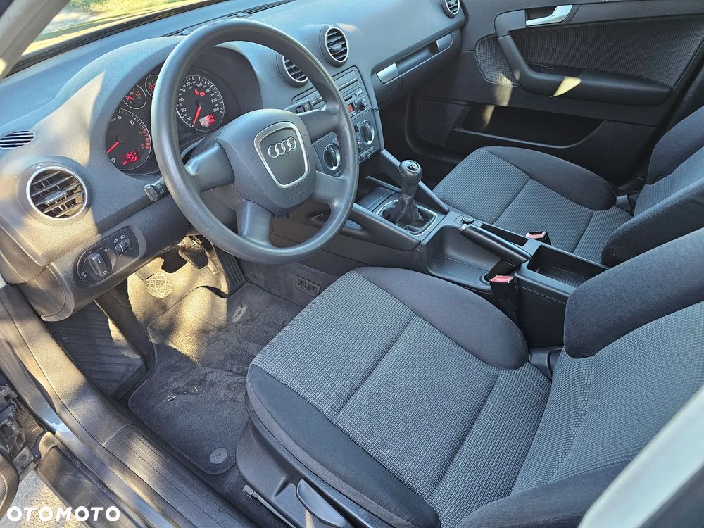 Audi A3 Sportback 1.6 Ambition - 13