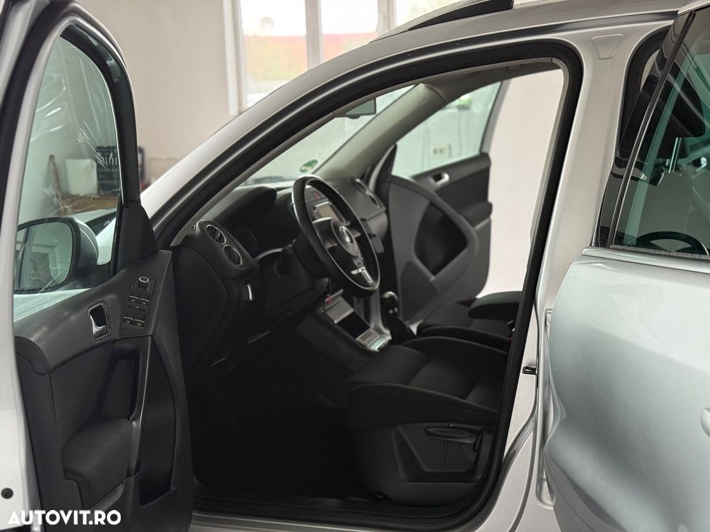 Volkswagen Tiguan 2.0 TDI DPF 4Motion BlueMotion Technology Exclusive - 5