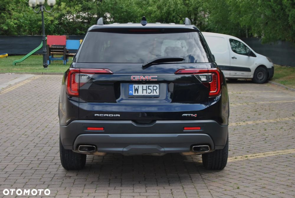 GMC Acadia - 25