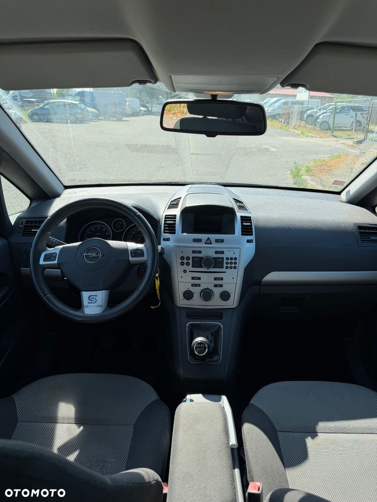 Opel Zafira 1.8 Family Plus - 18