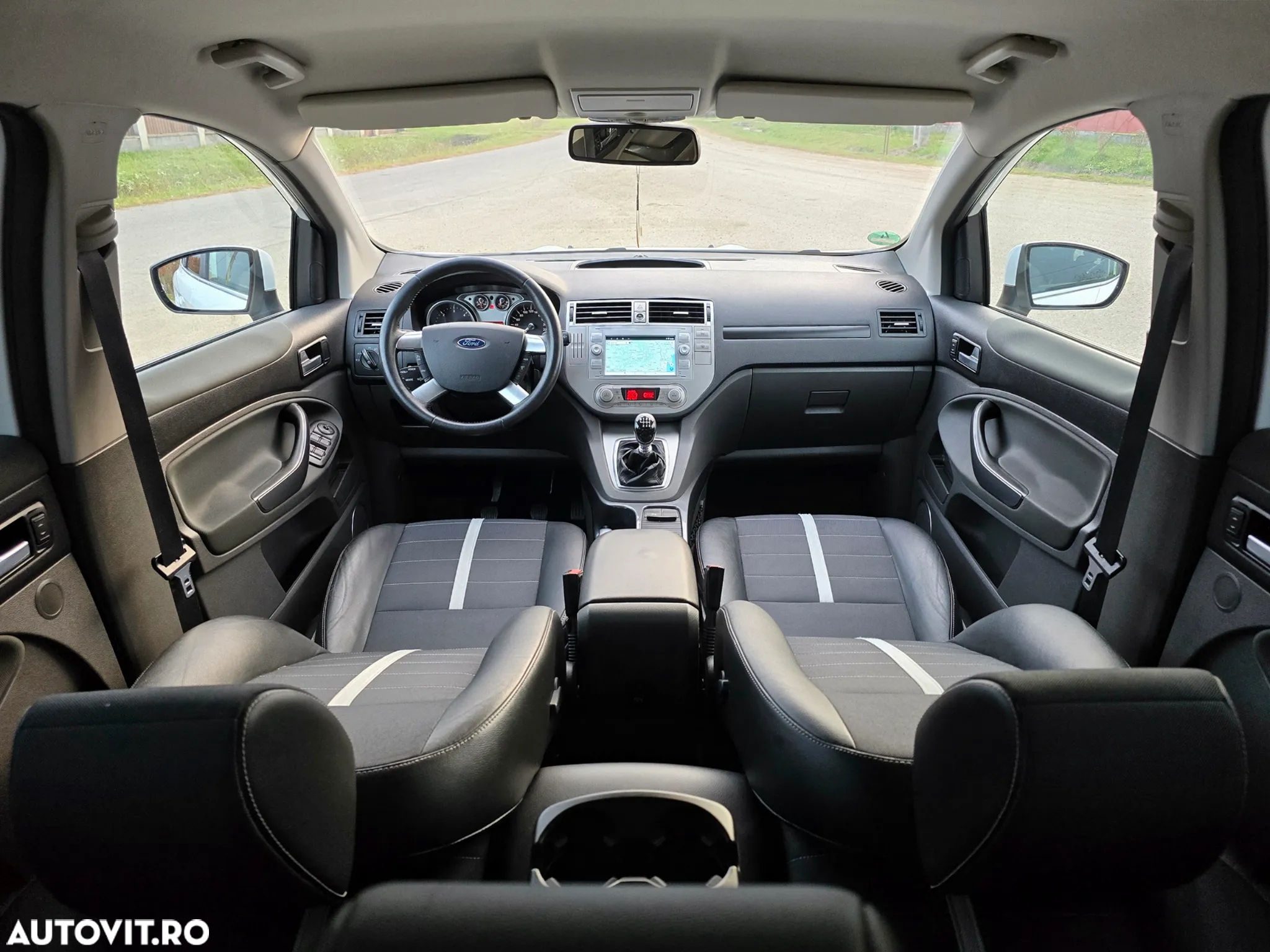 Ford Kuga 2.0 TDCi 2x4 Titanium - 7