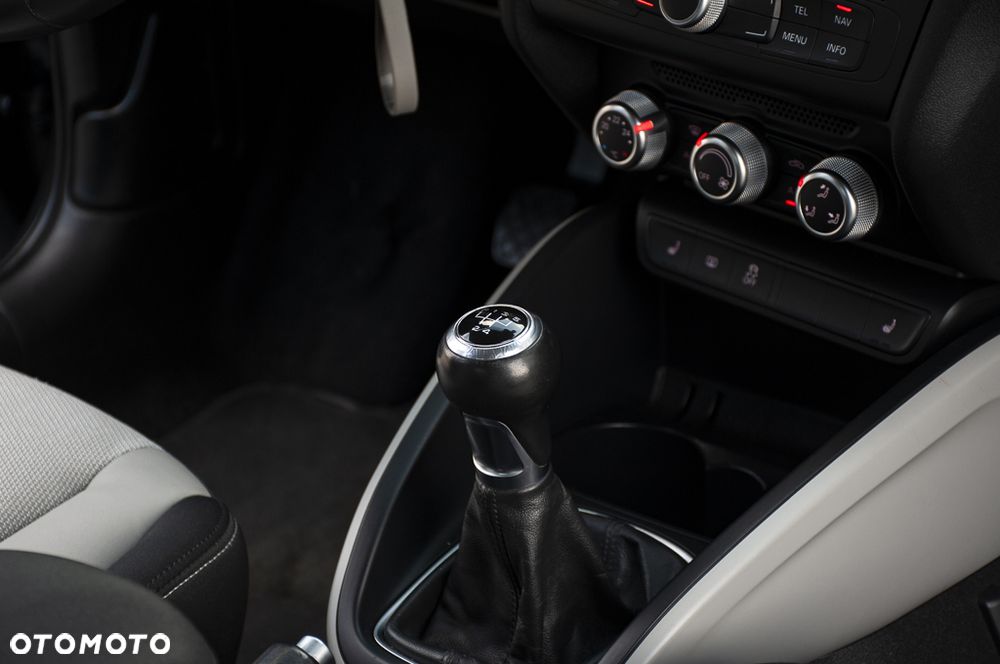 Audi A1 Sportback 1.6 TDI S line edition m S line Sportpaket - 25