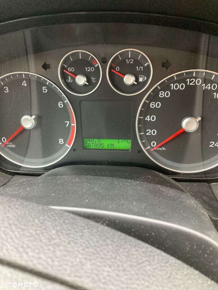 Ford Focus 2.0 Sport - 29