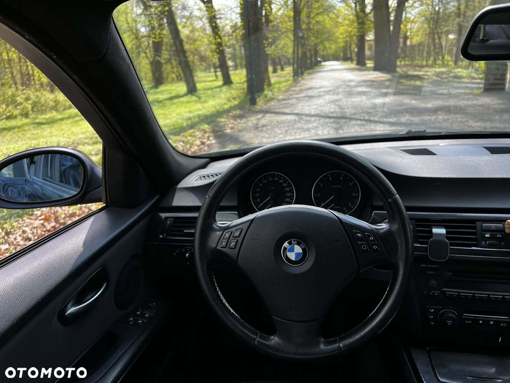 BMW Seria 3 320i - 9