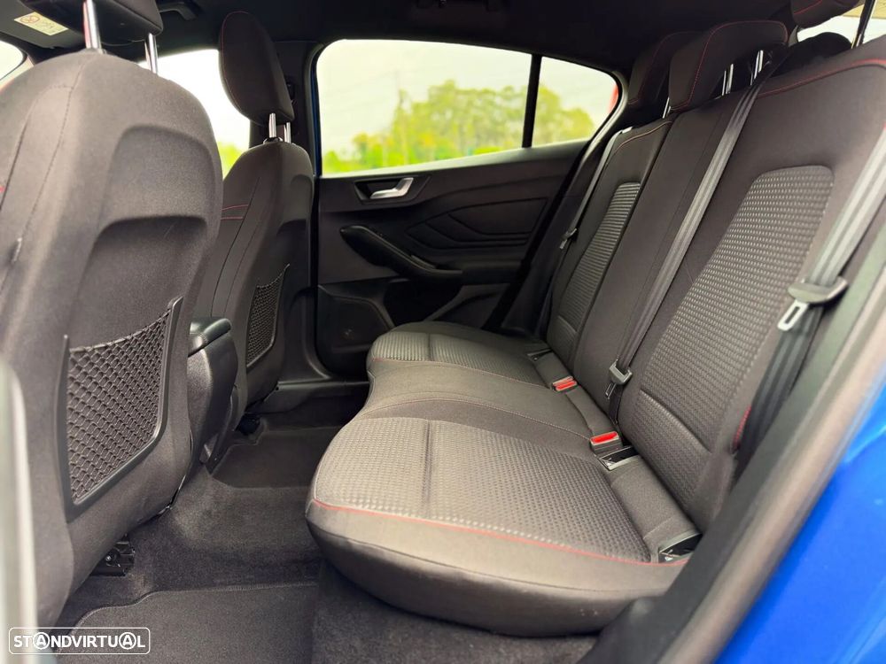 Ford Focus 1.0 EcoBoost MHEV ST-Line - 15