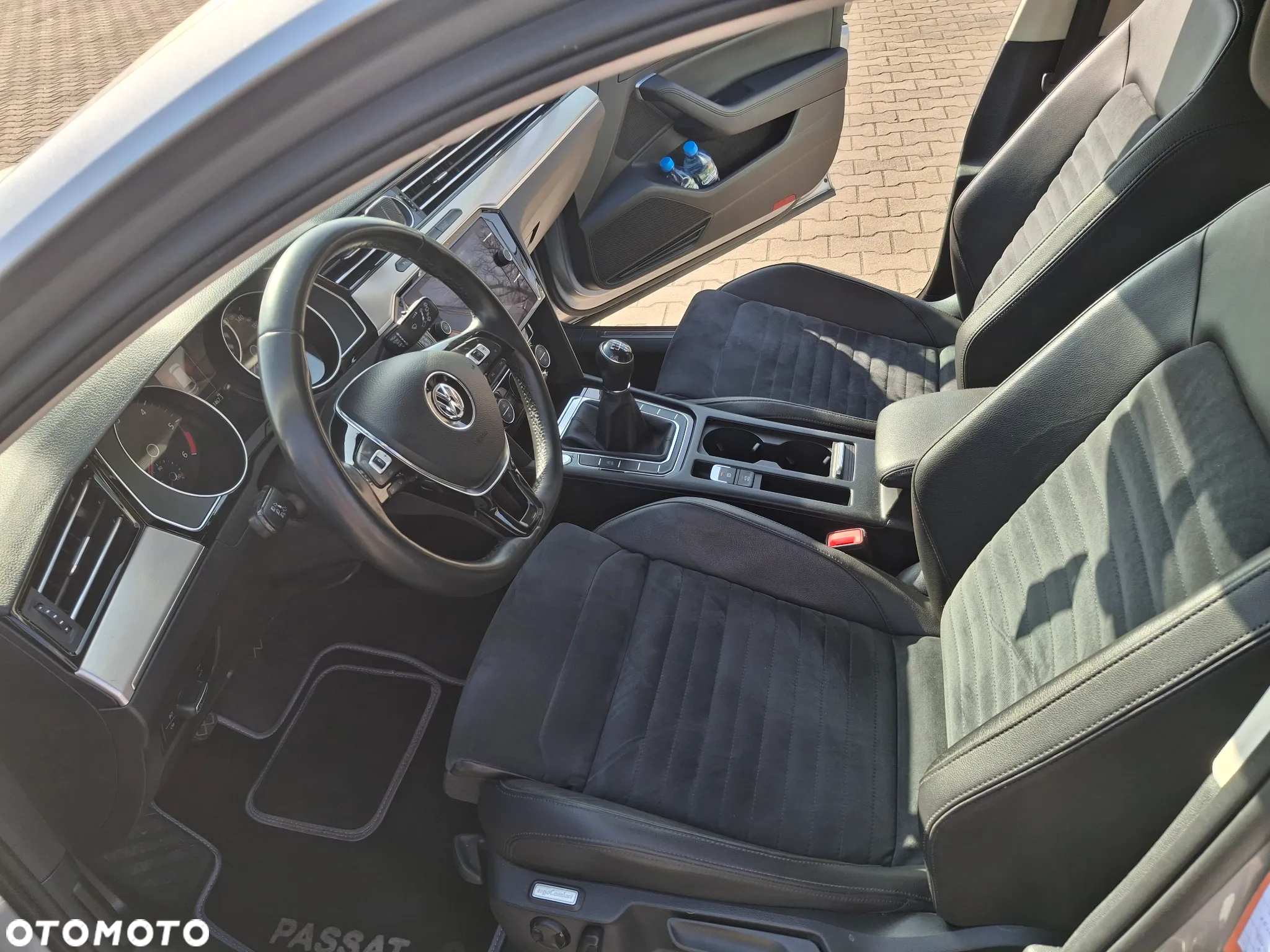 Volkswagen Passat 1.6 TDI BMT Comfortline - 14