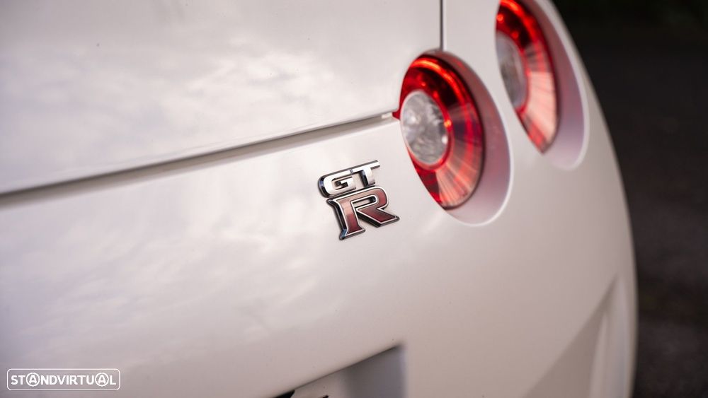 Nissan GT-R 3.8 V6 Black Edition - 25