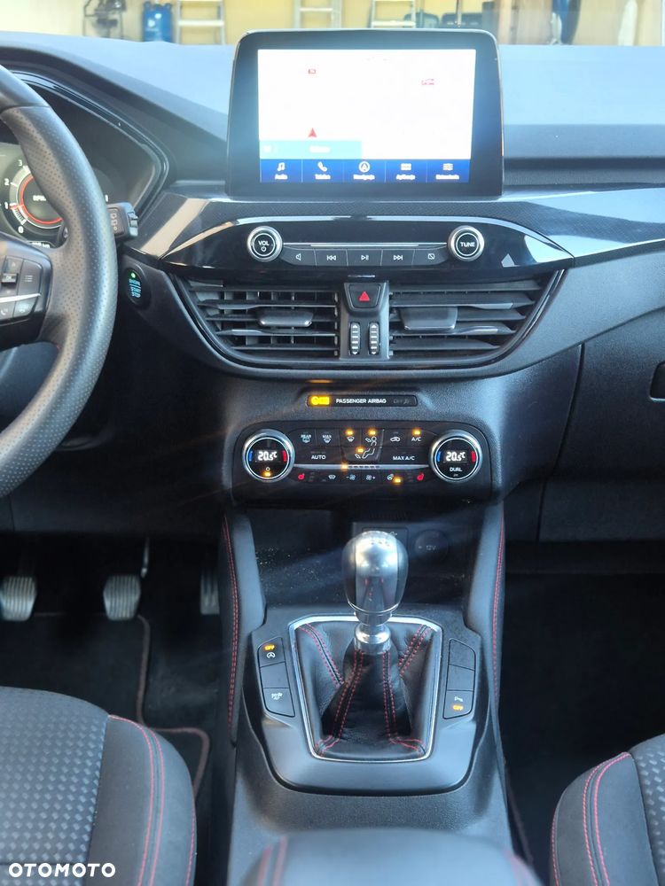 Ford Kuga - 10